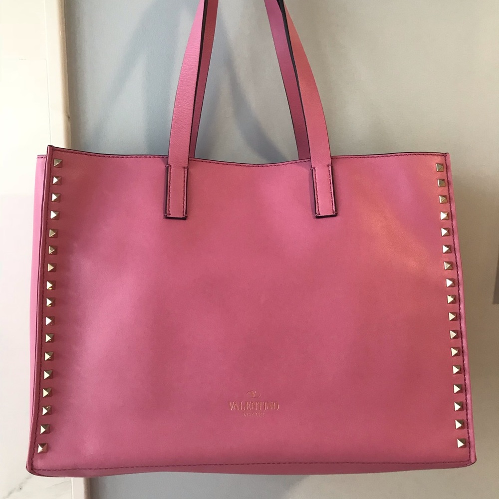 Valentino leather Pink shoulder bag.